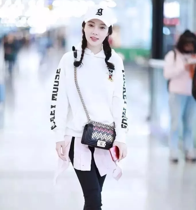 今年秋冬最chic！原來短發(fā)和帽子這么配啊！