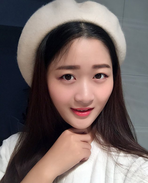 初春穿搭來頂帽子，chic感十足！